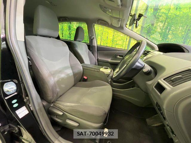 Toyota PRIUS ALPHA 2013-02 5876028-7