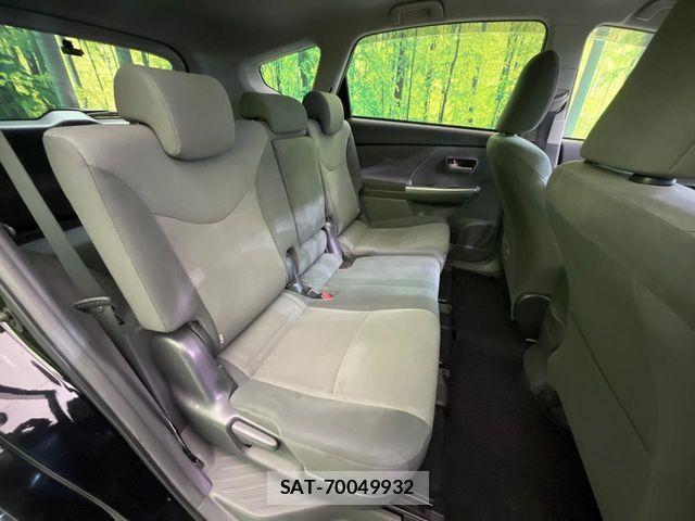 Toyota PRIUS ALPHA 2013-02 5876028-8