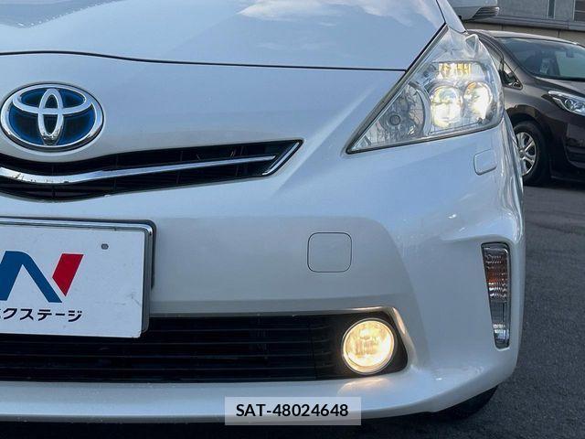 Toyota PRIUS ALPHA 2011-11 5876038-12