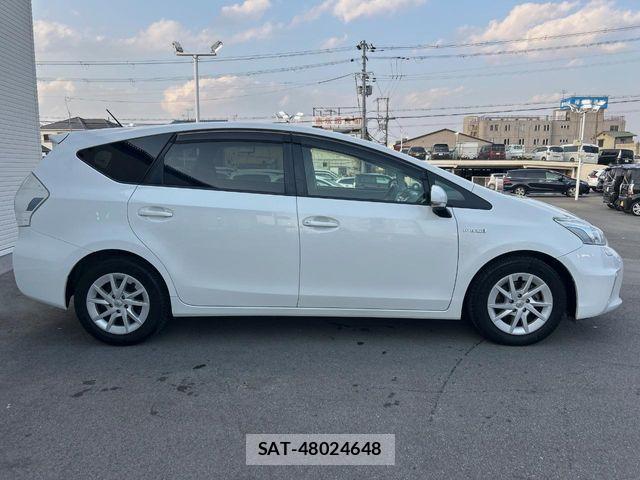 Toyota PRIUS ALPHA 2011-11 5876038-16