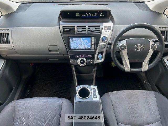 Toyota PRIUS ALPHA 2011-11 5876038-1