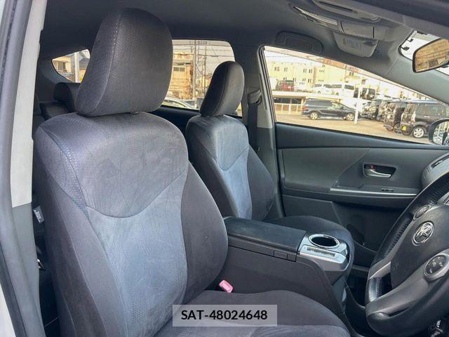 Toyota PRIUS ALPHA 2011-11 5876038-7