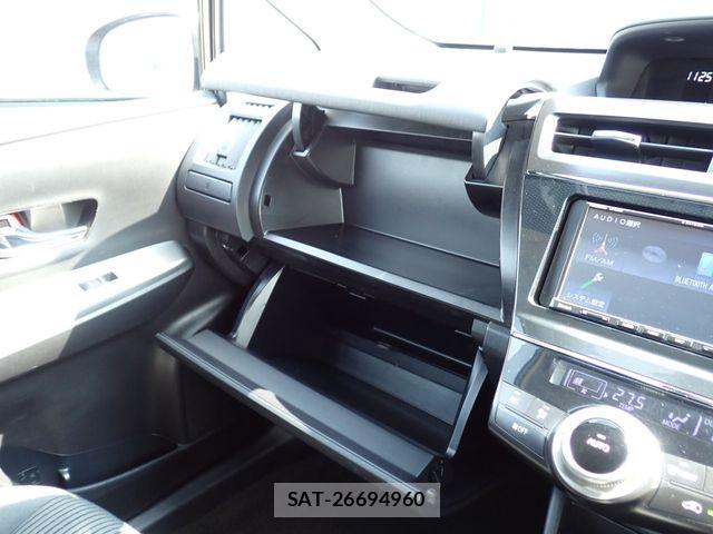 Toyota PRIUS ALPHA 2020-12 5876008-15