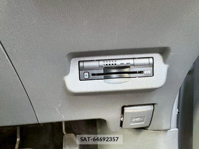 Toyota PRIUS ALPHA 2011-10 5876057-23