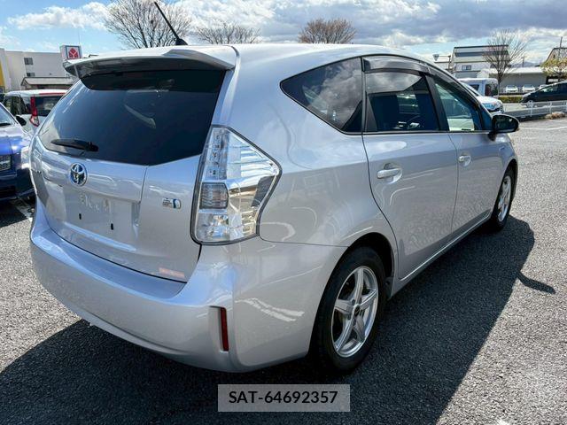 Toyota PRIUS ALPHA 2011-10 5876057-2