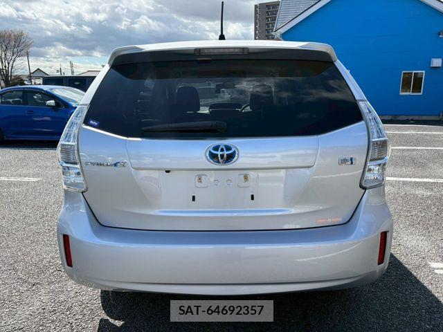 Toyota PRIUS ALPHA 2011-10 5876057-4