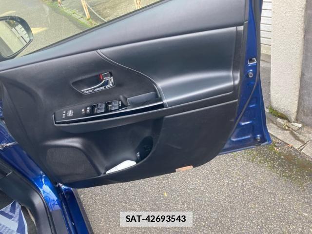 Toyota PRIUS ALPHA 2017-12 5875997-14