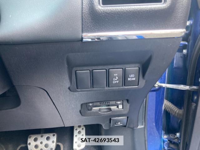 Toyota PRIUS ALPHA 2017-12 5875997-16