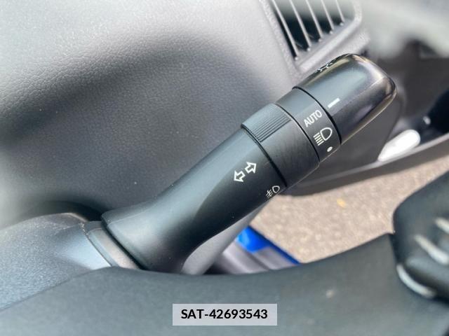 Toyota PRIUS ALPHA 2017-12 5875997-18
