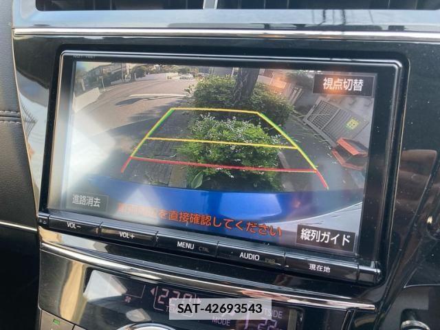 Toyota PRIUS ALPHA 2017-12 5875997-24