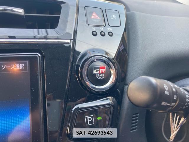 Toyota PRIUS ALPHA 2017-12 5875997-26