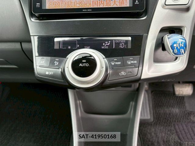 Toyota PRIUS ALPHA 2011-08 5876055-21