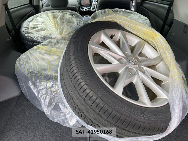 Toyota PRIUS ALPHA 2011-08 5876055-25