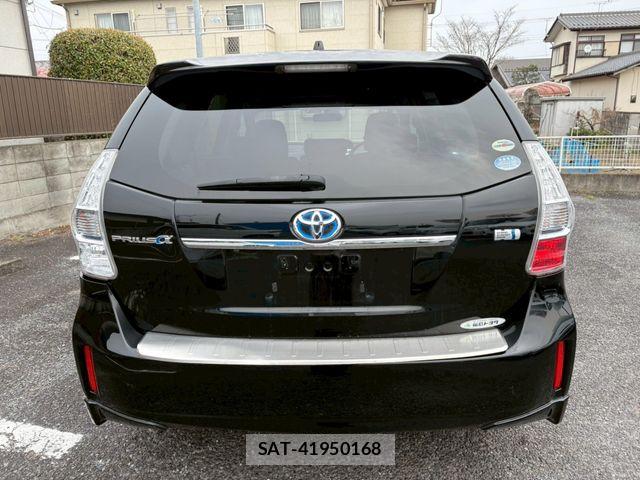 Toyota PRIUS ALPHA 2011-08 5876055-6