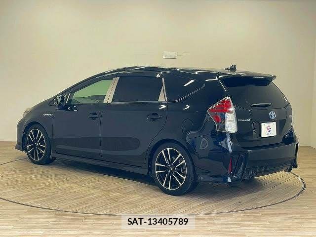 Toyota PRIUS ALPHA 2016-05 6016595-15