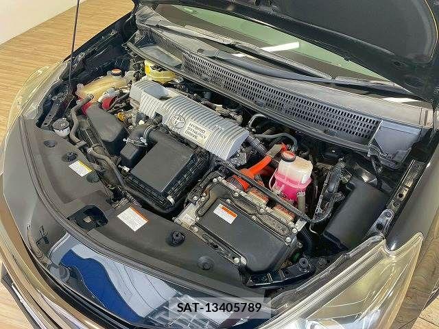 Toyota PRIUS ALPHA 2016-05 6016595-19