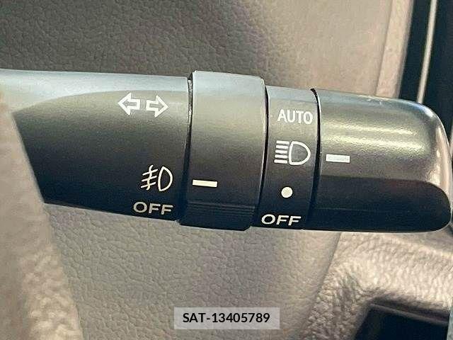 Toyota PRIUS ALPHA 2016-05 6016595-7