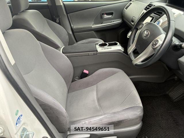Toyota PRIUS ALPHA 2013-03 6016626-18