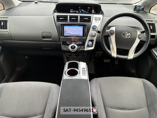 Toyota PRIUS ALPHA 2013-03 6016626-3