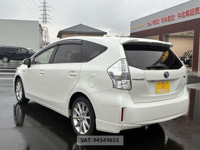 Toyota PRIUS ALPHA 2013-03 6016626-7