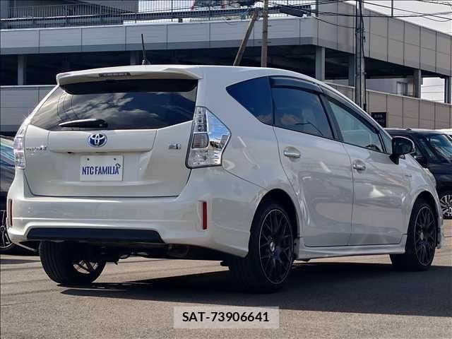 Toyota PRIUS ALPHA 2014-11 6246817-6
