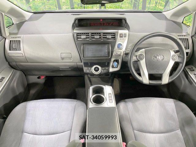 Toyota PRIUS ALPHA 2012-01 6246833-1