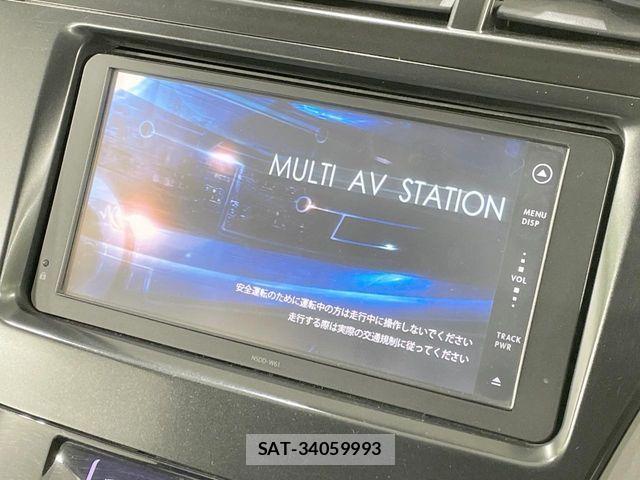 Toyota PRIUS ALPHA 2012-01 6246833-3
