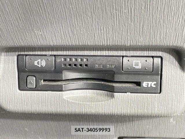 Toyota PRIUS ALPHA 2012-01 6246833-7
