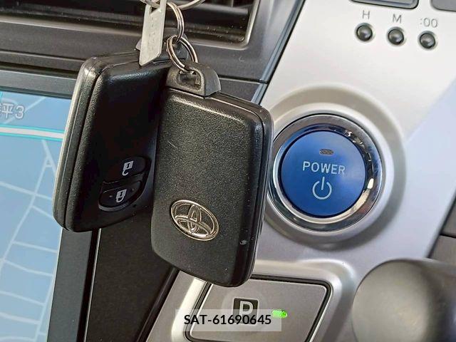 Toyota PRIUS ALPHA 2012-09 6277159-11