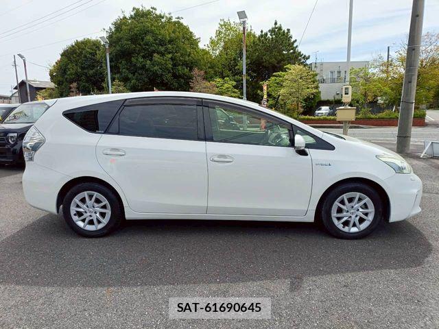 Toyota PRIUS ALPHA 2012-09 6277159-16