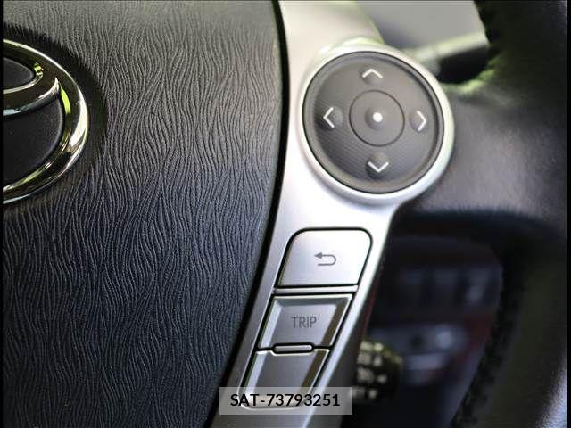 Toyota PRIUS ALPHA 2015-10 6272621-8