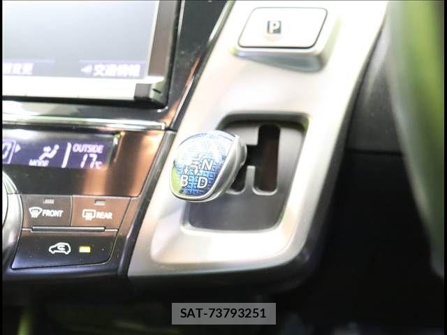 Toyota PRIUS ALPHA 2015-10 6272621-11