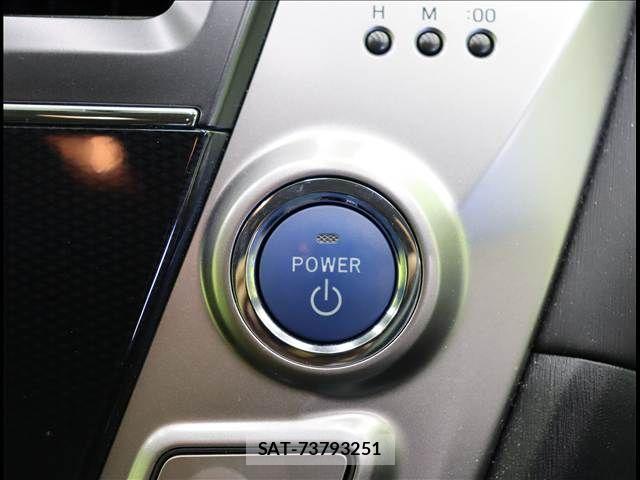 Toyota PRIUS ALPHA 2015-10 6272621-12