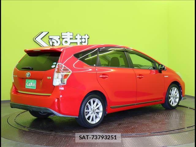 Toyota PRIUS ALPHA 2015-10 6272621-1