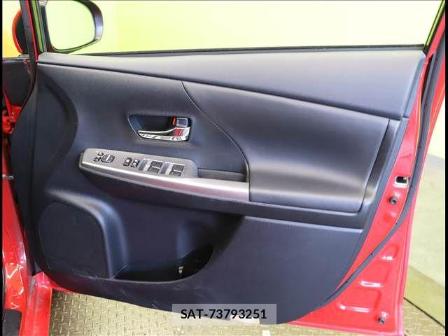Toyota PRIUS ALPHA 2015-10 6272621-18