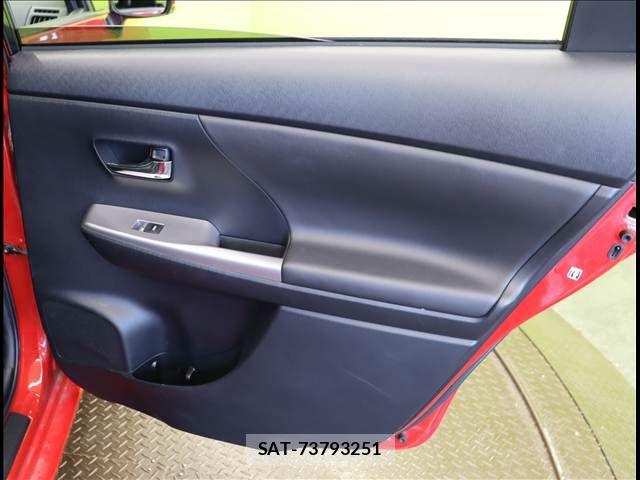 Toyota PRIUS ALPHA 2015-10 6272621-21