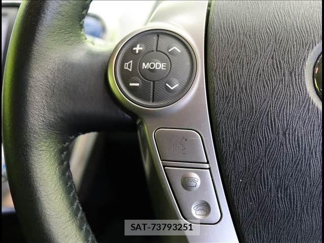 Toyota PRIUS ALPHA 2015-10 6272621-7