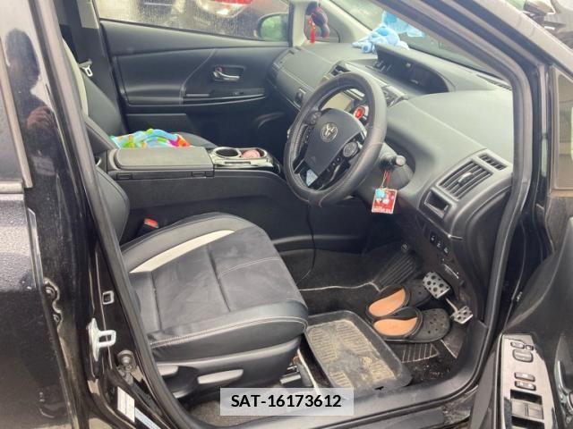 Toyota PRIUS ALPHA 2017-08 6305966-15