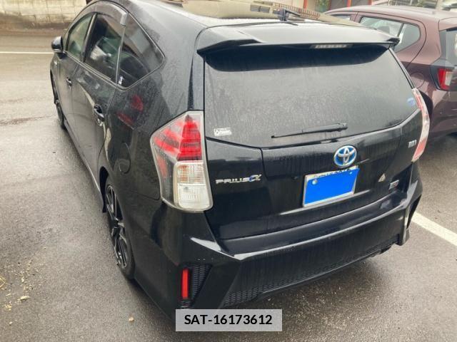 Toyota PRIUS ALPHA 2017-08 6305966-3