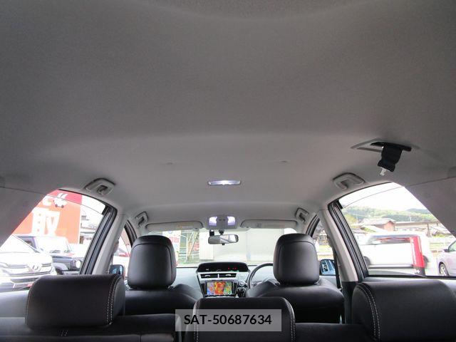 Toyota PRIUS ALPHA 2017-12 6614299-12