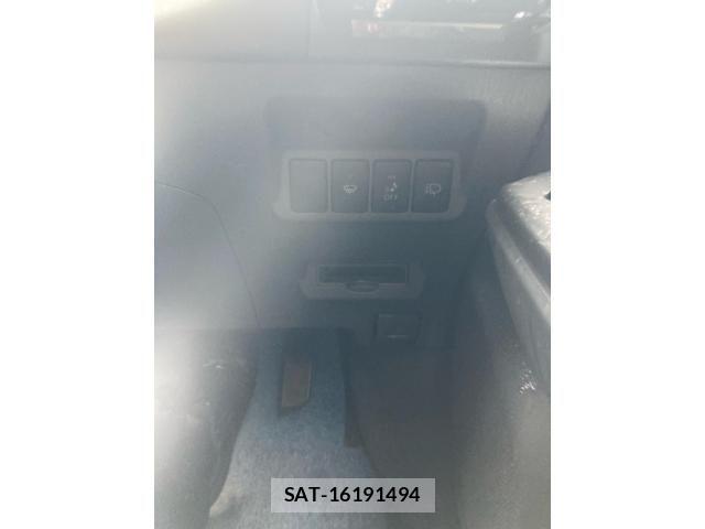 Toyota PRIUS ALPHA 2011-07 6642252-17