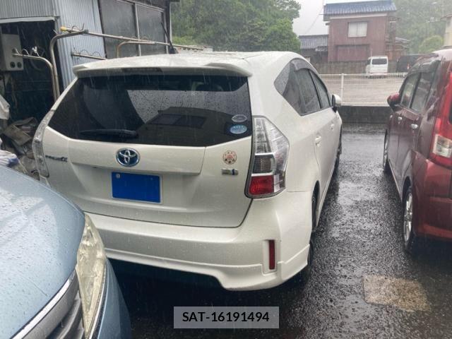 Toyota PRIUS ALPHA 2011-07 6642252-1