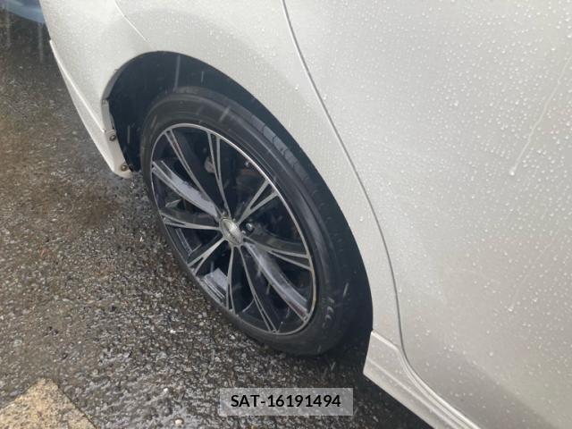 Toyota PRIUS ALPHA 2011-07 6642252-4