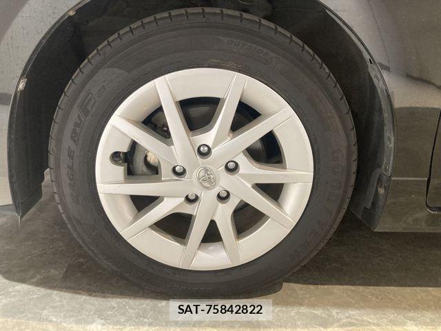 Toyota PRIUS ALPHA 2012-01 6642254-28