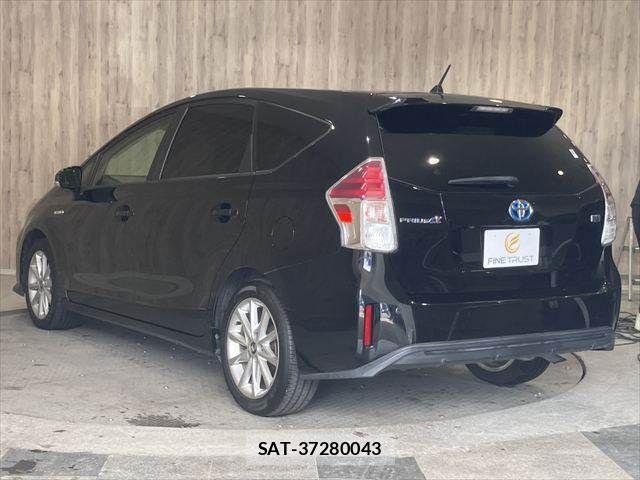 Toyota PRIUS ALPHA 2015-08 6642251-18