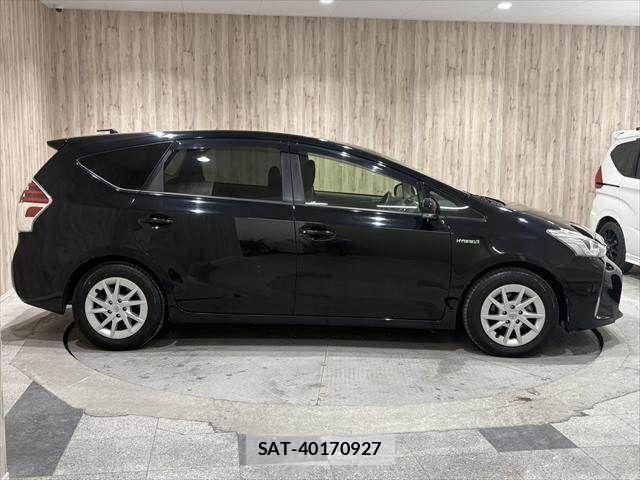 Toyota PRIUS ALPHA 2015-12 6673232-16