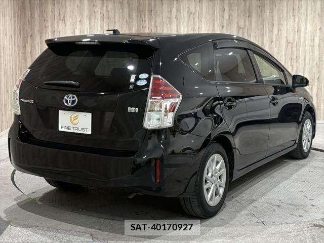 Toyota PRIUS ALPHA 2015-12 6673232-17