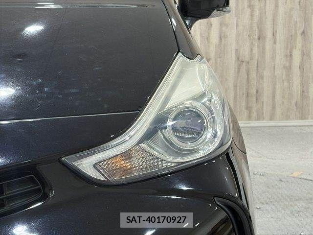 Toyota PRIUS ALPHA 2015-12 6673232-23