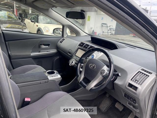 Toyota PRIUS ALPHA 2011-11 6673237-10