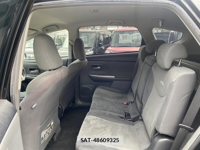 Toyota PRIUS ALPHA 2011-11 6673237-13